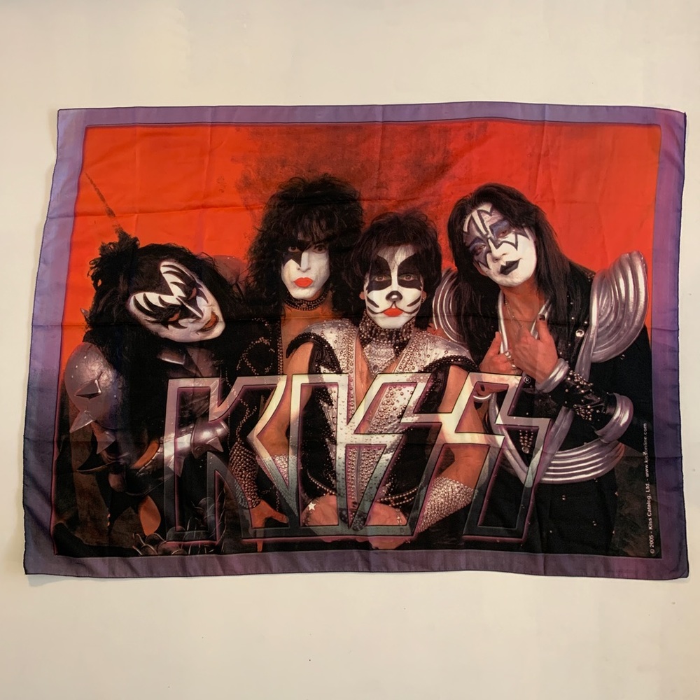 Colorful KISS scarf!